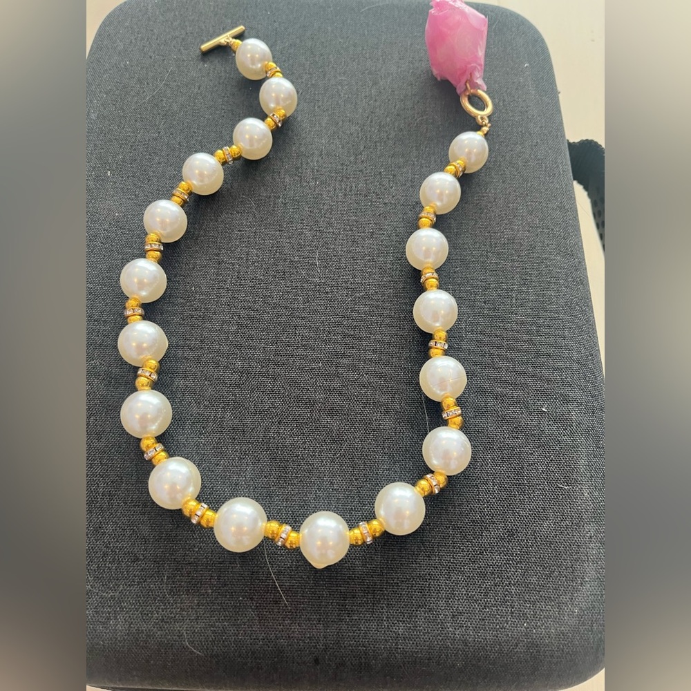 Fun, Gold and White color Pearl Necklace!